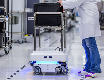 Autonome mobile Roboter mit unterschiedlichsten individualisierbaren Aufbauten für den Kleinteile-Transport bis ca. 250 kg