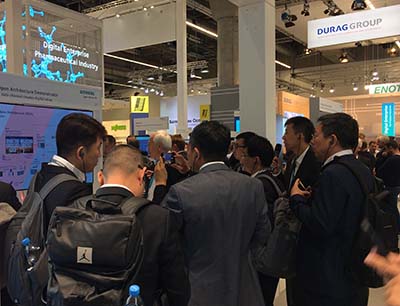 Digitale Lösungen für die Pharmaindustrie, hier am Stand von Siemens auf der Achema 2018