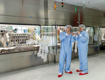 Durch den Einsatz modernster Isolatortechnik lässt sich beispielsweise bis zu 65 Prozent Energie bei Heiß- und Kaltwasser sowie Dampf und Elektrizität einsparen, Bild: Bosch Packaging Energieeinsparung bei Heiß- und Kaltwasser sowie Dampf und Elektrizität