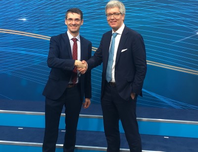 Staffelübergabe: Bernd Leukert (SAP) übergibt die Leitung des Lenkungskreises der Plattform Industrie 4.0 an Dr. Frank Melzer