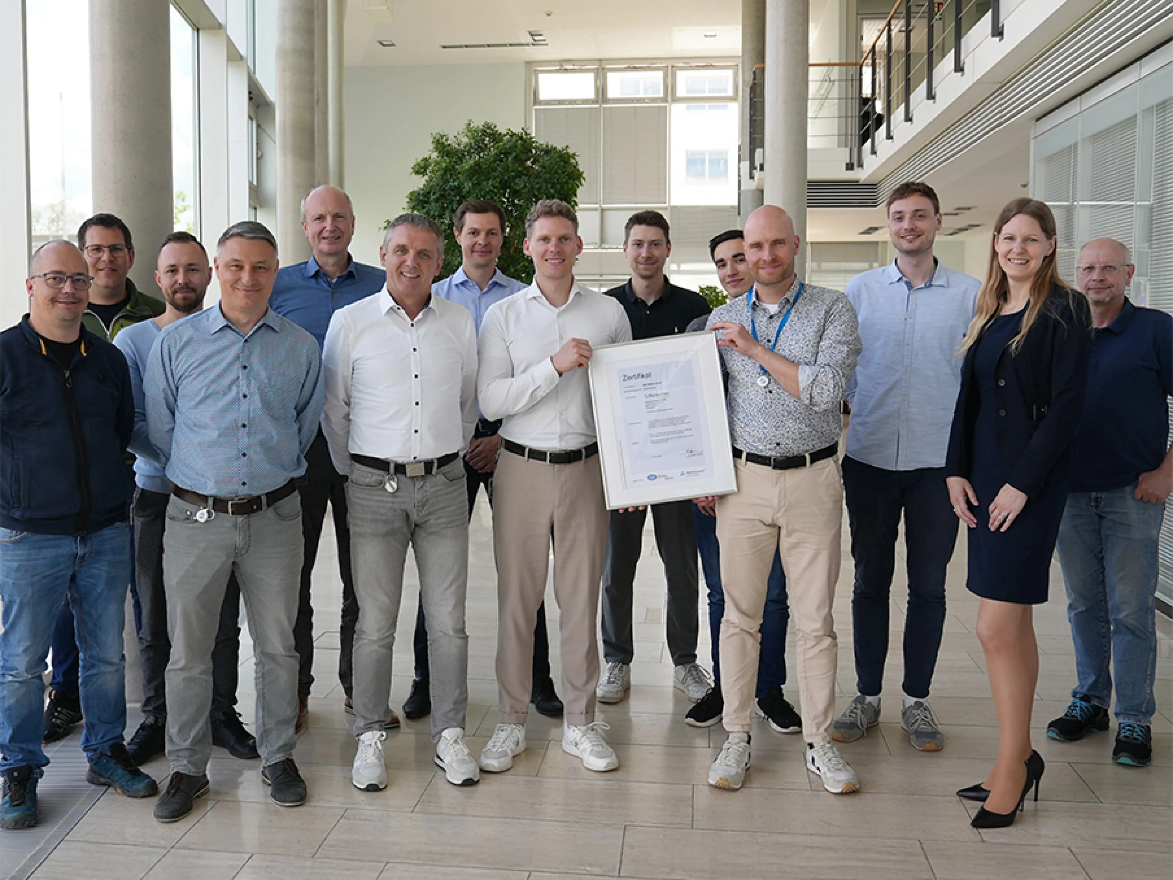 Das Team von Rentschler Biopharma freut sich über die erfolgreiche ISO 50001-Zertifizierung