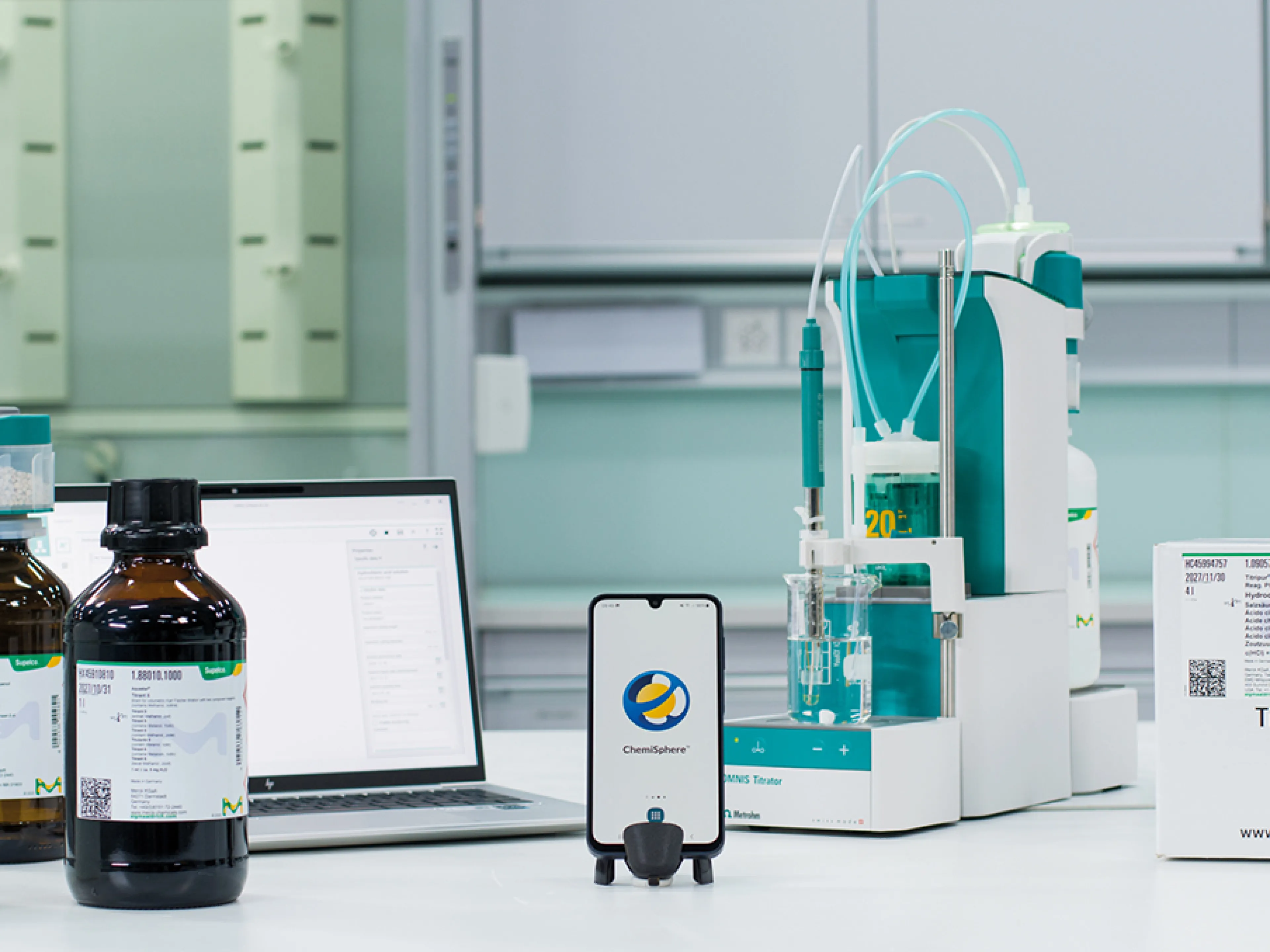 Chemisphere App für sofortigen Zugriff über 2D-Barcodes auf Produktdokumentation und Qualitätsdaten der Life-Science-Produkte von Merck