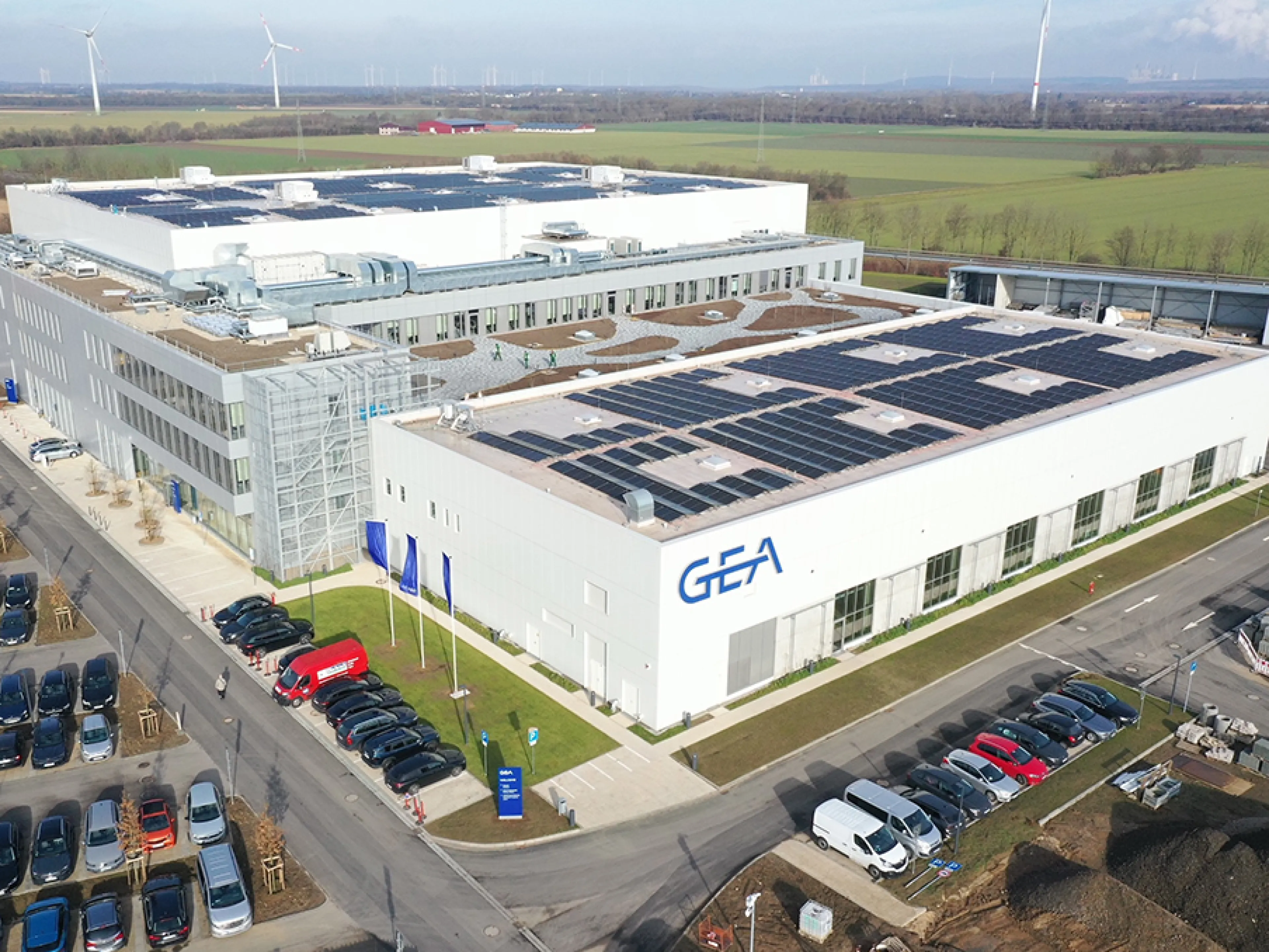Gea hat im Februar 2026 ein neues Pharma-Technologiezentrum in Elsdorf in NRW eröffnet, in dem pharmazeutische Gefriertrocknungssysteme entwickelt und gebaut werden