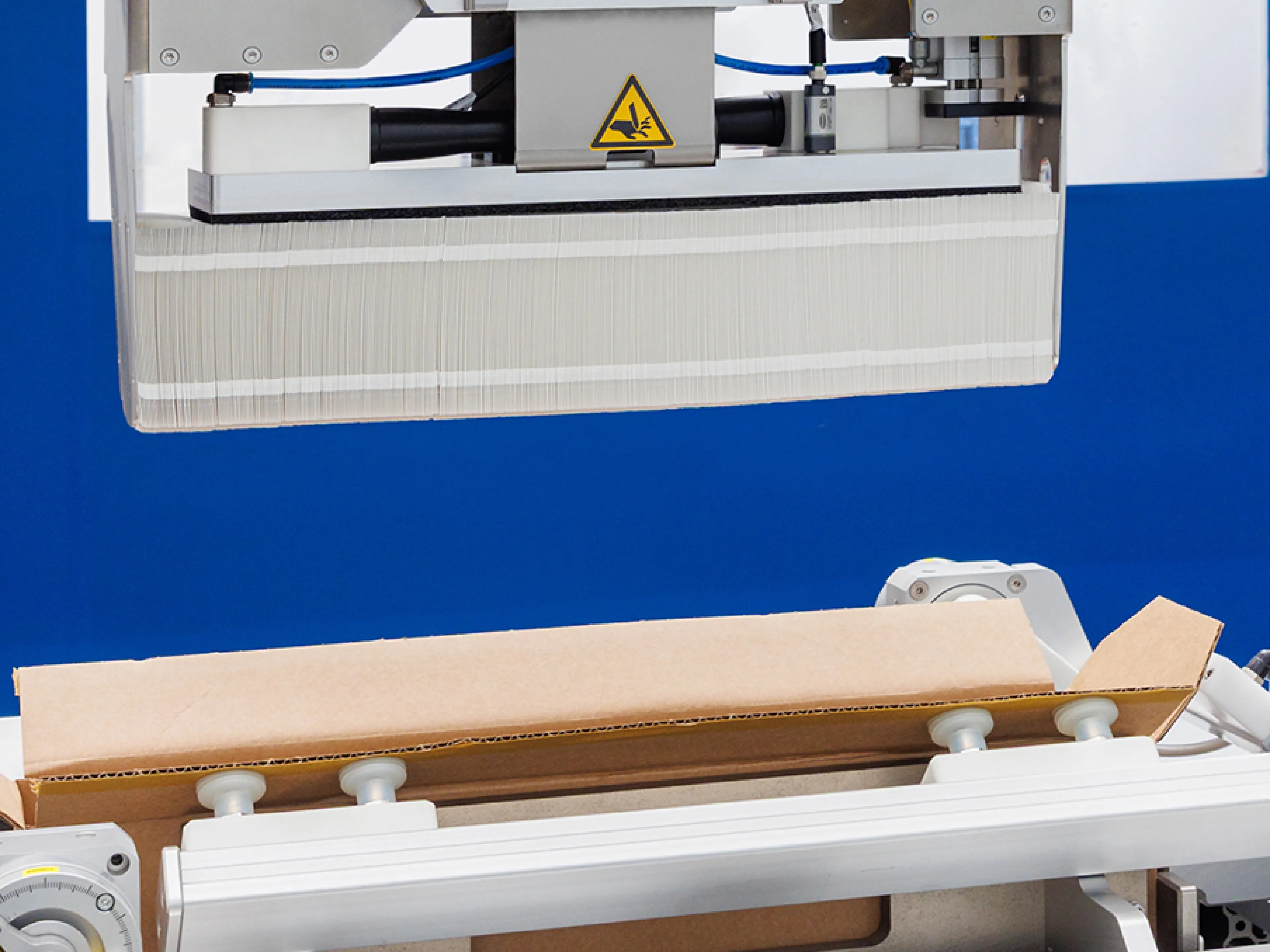 Automatisierte Faltschachtel-Zuführung und Magazinbeschickung für Kartoniermaschinen