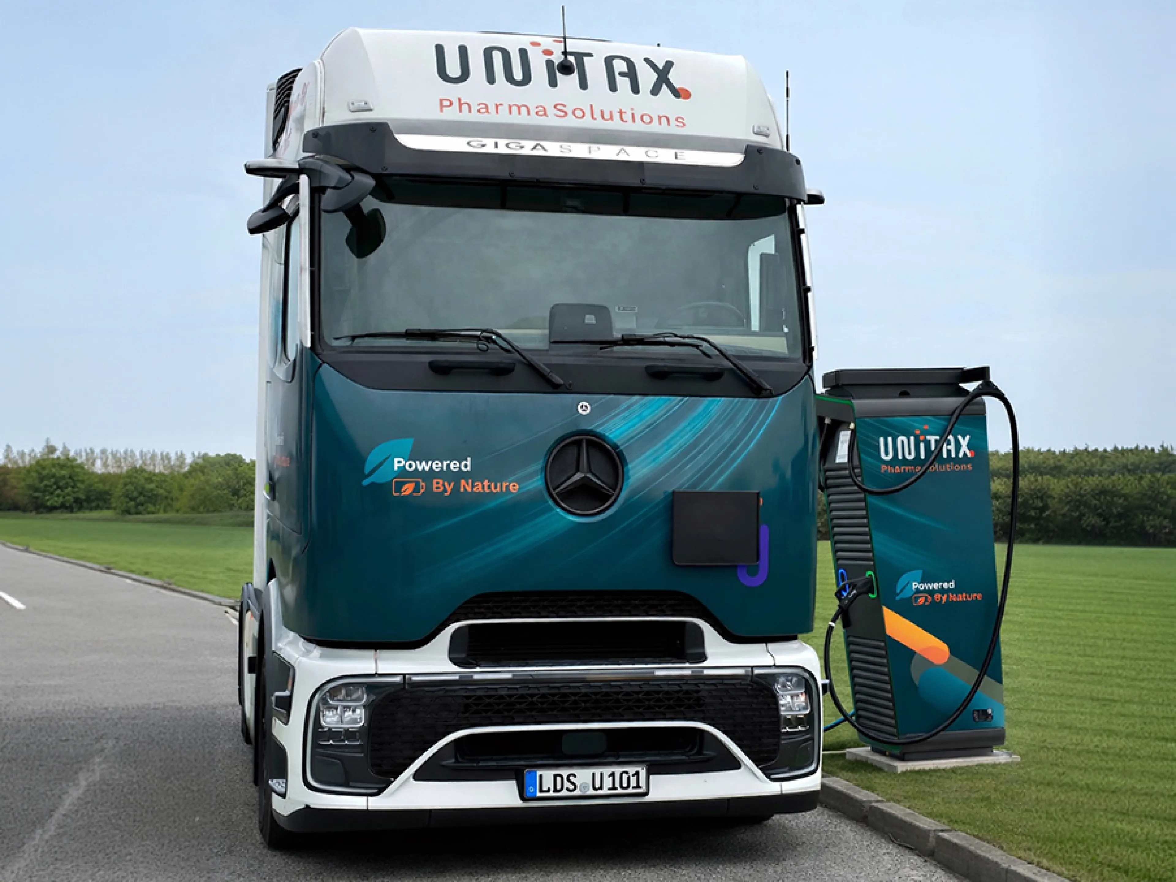 Nachhaltige Pharmalogistik: Weniger Treibhausgasemissionen, mehr Nachhaltigkeit: Ende 2025 hat Unitax Pharmalogistik einen Elektro-LKW in Betrieb genommen