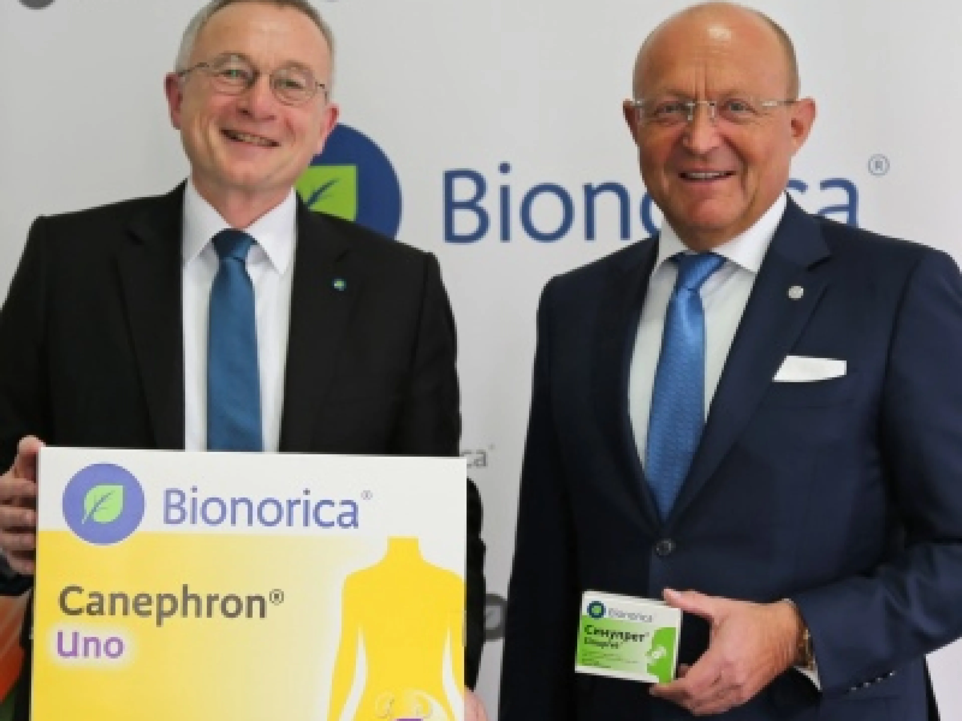 Bilanzpressekonferenz: Dr. Baumann (links) und Prof. Popp von Bionorica SE