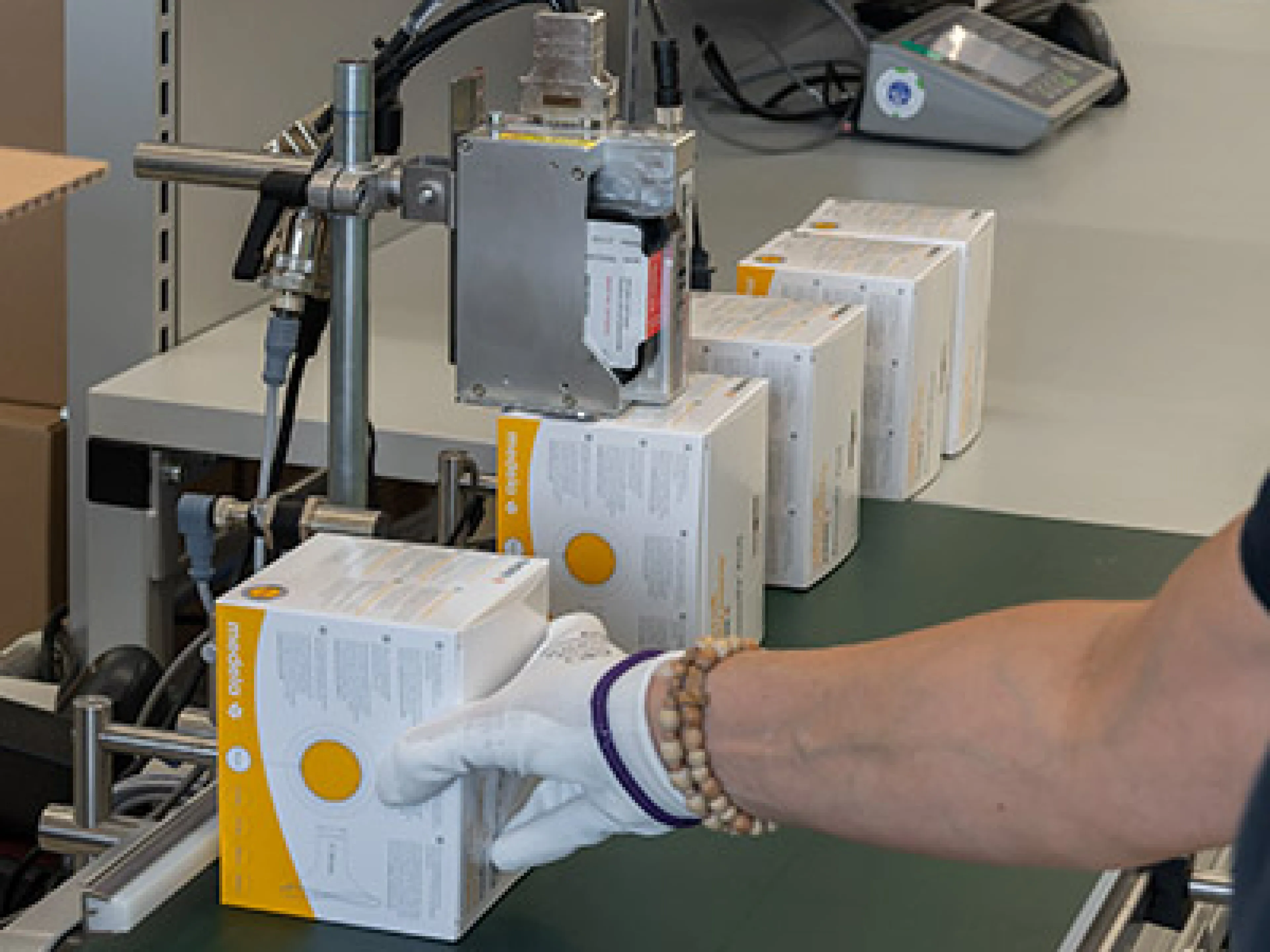 7500 Einheiten werden pro Tag mit dem Markoprint Drucker gekennzeichnet. 