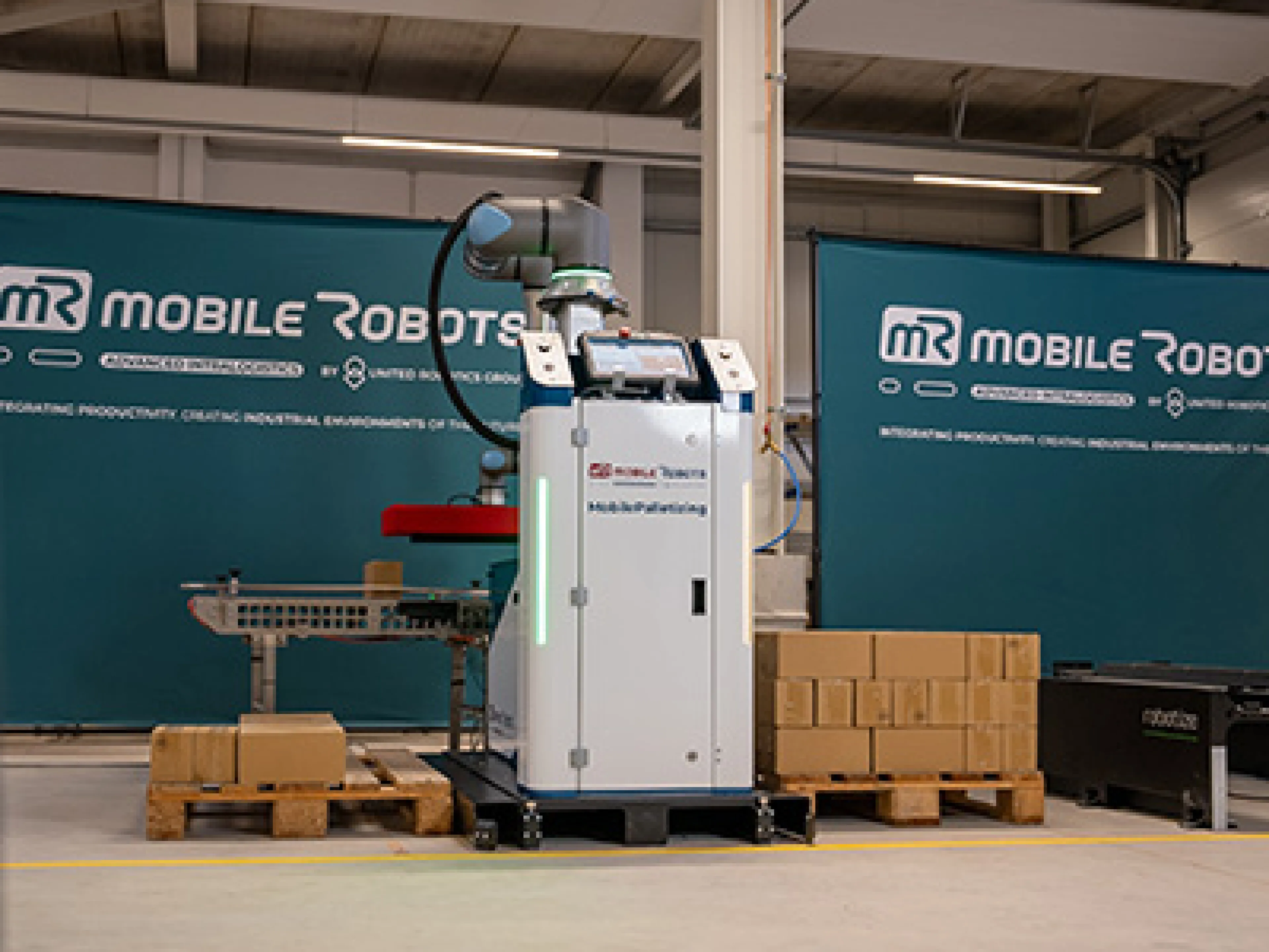 MobilePalletizing: Mit der konfigurierbaren Cobot-Applikation Pakete mit bis zu 25 kg Gewicht automatisiert palettieren