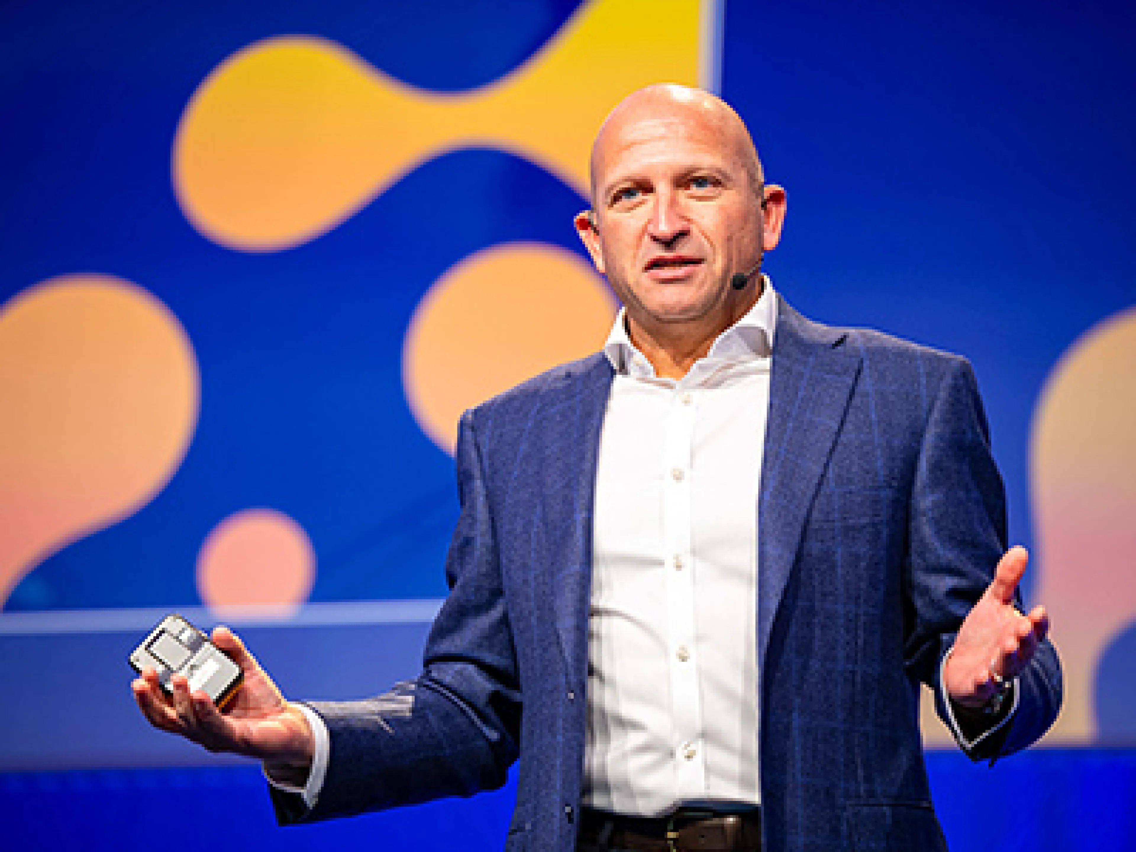 CEO Lal Karsanbhai stellte auf der Emerson Exchange die industrielle Automatisierungsarchitektur der nächster Generation vor