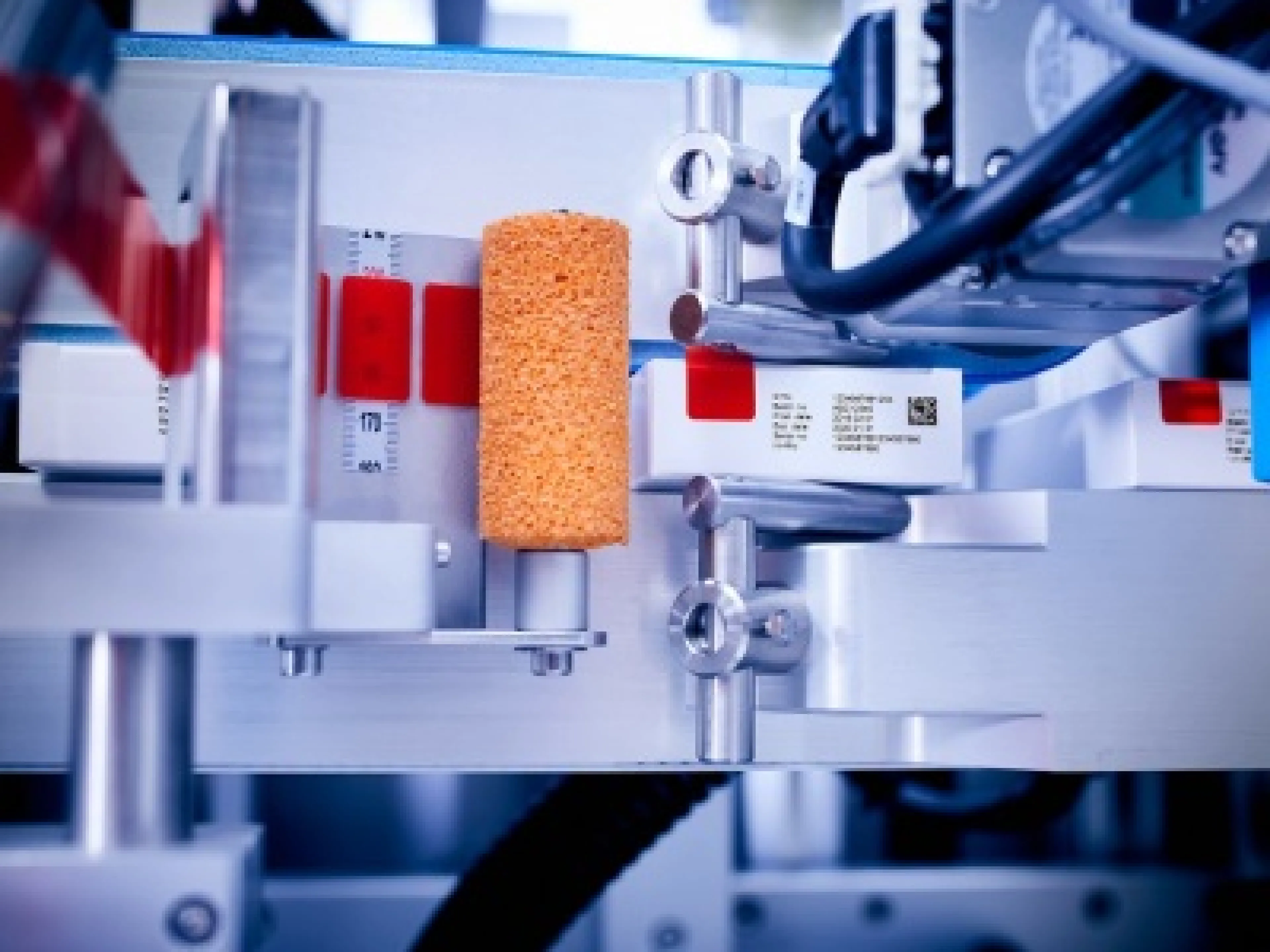Auf der Achema präsentiert LSS den Tamper-Evident Etikettierer