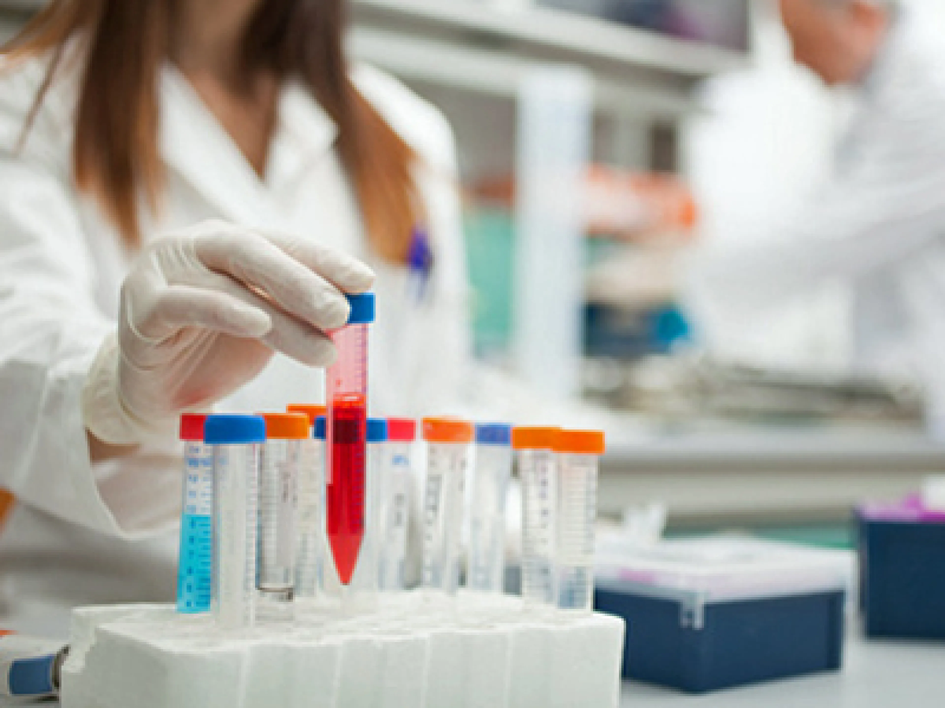 Biosimilars sind Nachbildungen biopharmazeutischer (also gentechnisch hergestellter) Originalmedikamente