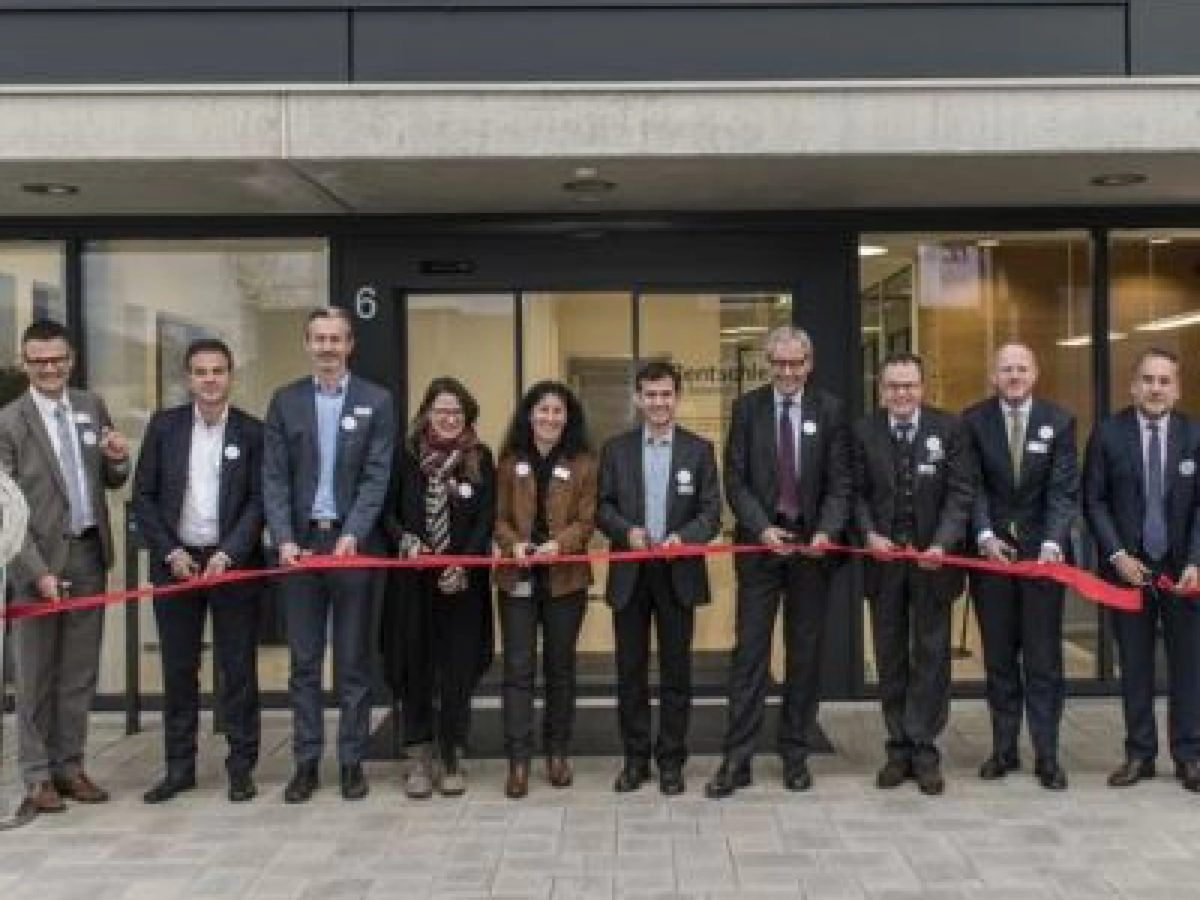 Einweihung einer neuen High Tech-Anlage zum aseptischen Abfüllen und Gefriertrocknen von Arzneimitteln