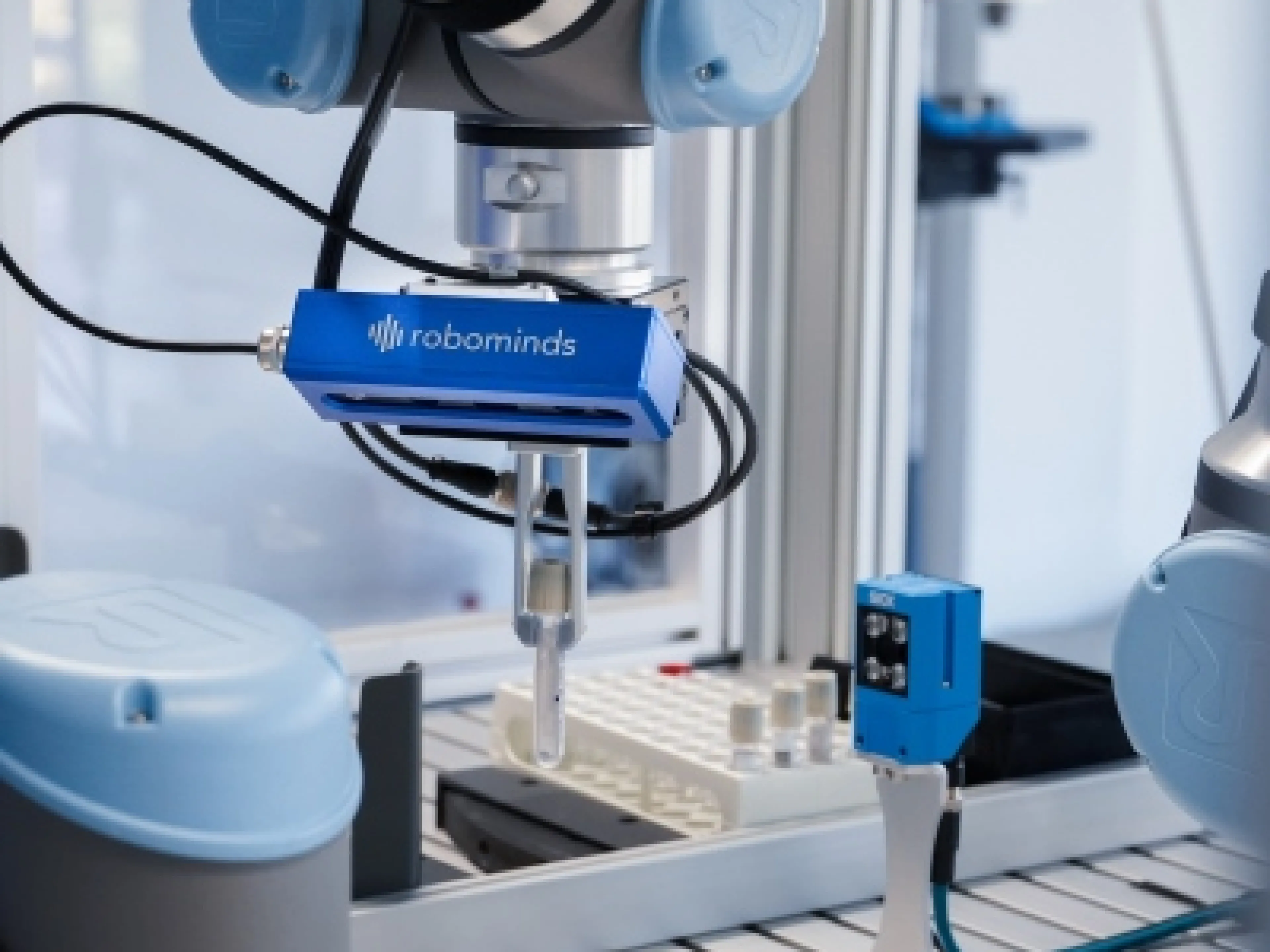 Labortechnik mit Köpfchen: Universal Robots präsentiert clevere Automatisierungslösungen im Laborumfeld
