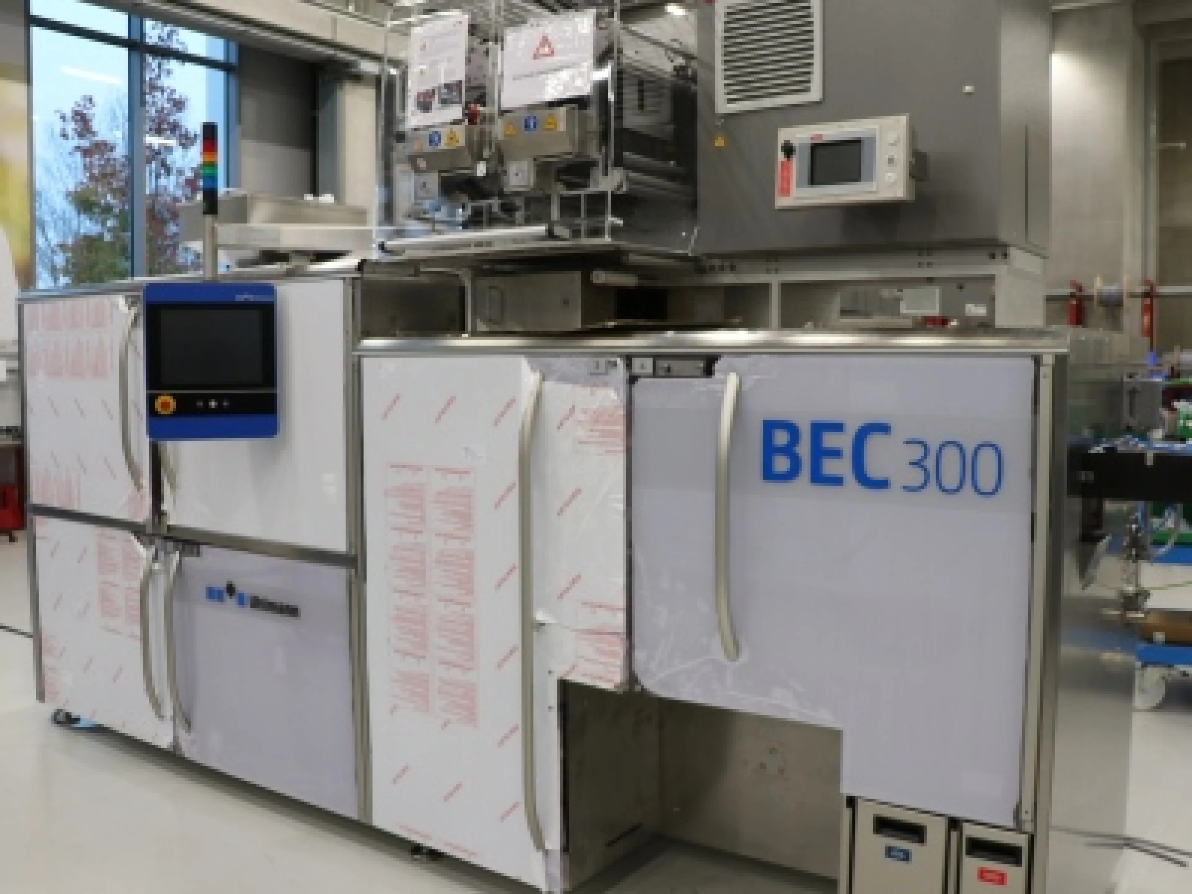 Die BEC 300 ist eine kompakte Kombination aus Blister- und Kartoniermodul. Bei Rottendorf Pharma werden fünf neue Linien installiert, vier davon sind BEC 300