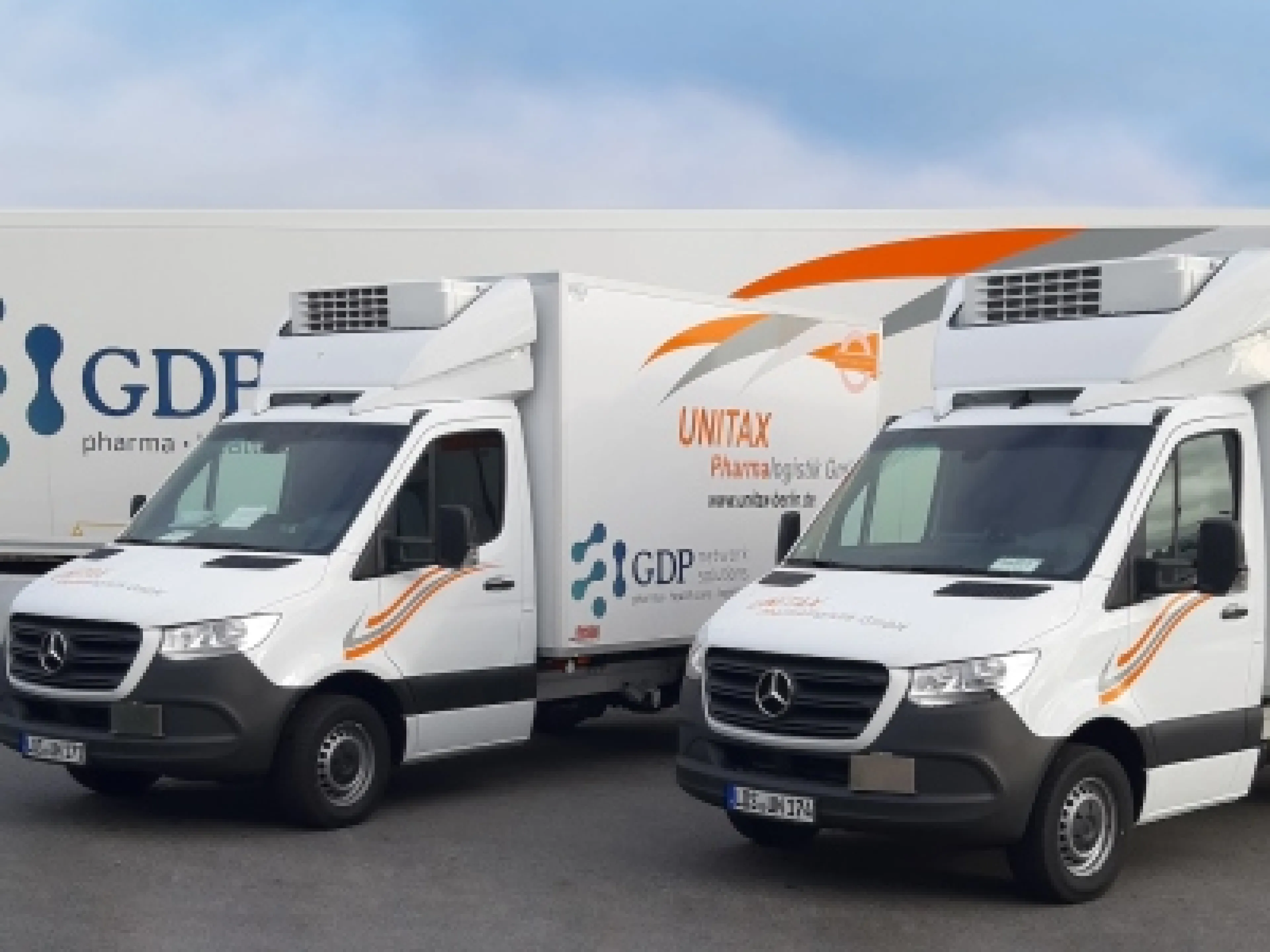 Bei Unitax stehen u.a. 12 neue Fahrzeuge für den temperaturgeführten Transport der Impfstoffe zur Verfügung
