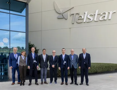 v.l.n.r.: Stephan März (Executive VP Pharma Liquid, Syntegon), Pilar Ramirez (General Counsel, Telstar), Torsten Türling (CEO, Syntegon), Jordi Serrat (Technology & Operations Corporate Manager, Telstar), Jordi Puig (Managing Director, Telstar), Petros Kapelles (Chief Operations Officer, Syntegon), Emili Pablos (Executive VP & Chief Financial Officer, Telstar), Matthias Wagner (Managing Director, Telstar), Bild: Syntegon v.l.n.r.: Stephan März (Executive VP Pharma Liquid, Syntegon), Pilar Ramirez (General Counsel, Telstar), Torsten Türling (CEO, Syntegon), Jordi Serrat (Technology & Operations Corporate Manager, Telstar), Jordi Puig (Managing Director, Telstar), Petros Kapelles (Chief Operations Officer, Syntegon), Emili Pablos (Executive VP & Chief Financial Officer, Telstar), Matthias Wagner (Managing Director, Telstar)