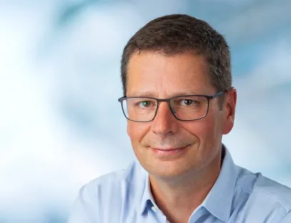 Wolfgang Schleifer von Novartis beschreibt, wie Pharmaunternehmen Schritt für Schritt zum zukunftsfähigen Enterprise Datenmanagement gelangen, Bild: Novartis Wolfgang Schleifer von Novartis beschreibt, wie Pharmaunternehmen Schritt für Schritt zum zukunftsfähigen Enterprise Datenmanagement gelangen