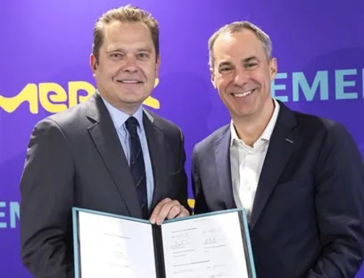 Siemens und Merck bauen strategische Partnerschaft aus: Jean-Charles Wirth, Mitglied der Geschäftsleitung von Merck und CEO Life Science und Cedrik Neike, Mitglied des Vorstands Siemens und CEO von Siemens Digital Industries, Bild: Merck Siemens und Merck bauen strategische Partnerschaft aus: Jean-Charles Wirth, Mitglied der Geschäftsleitung von Merck und CEO Life Science und Cedrik Neike, Mitglied des Vorstands Siemens und CEO von Siemens Digital Industries