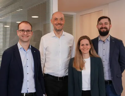 Das Team von Smartbax, v.l.n.r.: Dr. Robert Macsics (CEO & Co-Founder), Prof. Dr. Stephan Sieber (Scientific Advisor & Co-Founder), Dr. Sylvia Varland (Senior Scientist) und Dr. Eric Juskewitz (Senior Scientist)