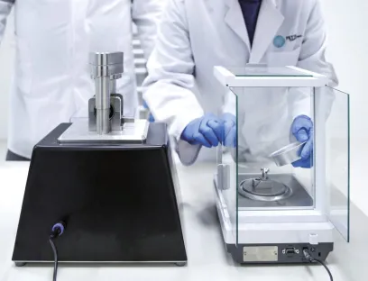 Mit der F Lab lassen sich Pulver- und Tabletteneigenschaften umfassend und benutzerfreundlich charakterisieren.