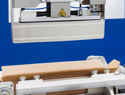 Automatisierte Faltschachtel-Zuführung und Magazinbeschickung für Kartoniermaschinen