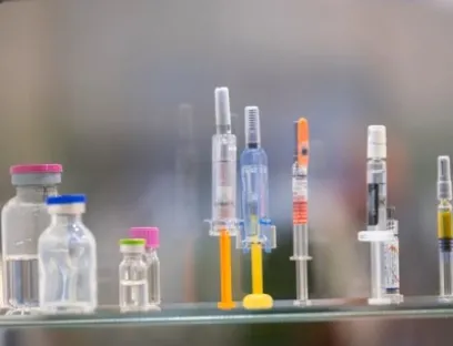 Gerade in der Corona-Pandemie hat sich gezeigt, wie wichtig Reinräume in der Produktion von Medizinprodukten sind. Die Verpackungsunternehmen haben hierfür besondere Lösungen entwickelt