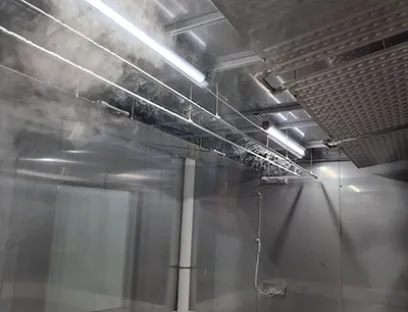 Verschiedene spezialisierte Räume wie der Kühlraum bei minus 80 Grad Celsius sorgen für eine optimale Lagerung der Impfstoffe und anderer Zelltherapeutika bei IDT Biologika, Bild: Air Liquide Verschiedene spezialisierte Räume wie der Kühlraum bei minus 80 Grad Celsius sorgen für eine optimale Lagerung der IDT Biologika