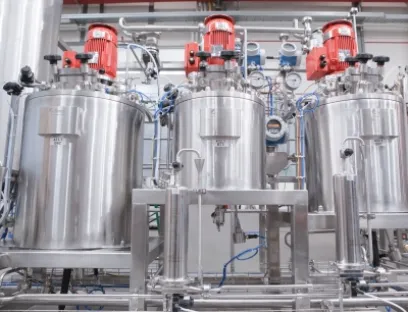 Fermenter ermöglichen die kontrollierte Vermehrung von Mikroorganismen und die Produktion von biochemischen Produkten mittels Fermentation, Bild: Ruland Fermenter ermöglichen die kontrollierte Vermehrung von Mikroorganismen und die Produktion von biochemischen Produkten mittels Fermentation