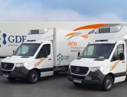 Bei Unitax stehen u.a. 12 neue Fahrzeuge für den temperaturgeführten Transport der Impfstoffe zur Verfügung
