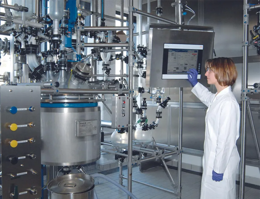 Entwicklungsreaktor zur Wirkstoffsynthese bei Boehringer Ingelheim in Biberach