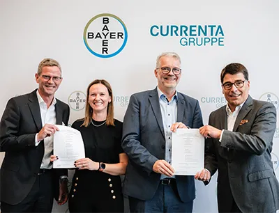 v.l.n.r.: Hans Gennen, COO Currenta, Sabrina Ritterbach, Category Manager Carbon Neutral Energy & Utilities Bayer, Dr. Udo Schneider, Senior VP Global Active Ingredient Organization und Tim Hartmann, CEO Currenta, Bild: Currenta v.l.n.r.: Hans Gennen, COO Currenta, Sabrina Ritterbach, Category Manager Carbon Neutral Energy & Utilities Bayer, Dr. Udo Schneider, Senior VP Global Active Ingredient Organization und Tim Hartmann, CEO Currenta