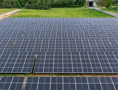 Solarpark am nördlichen Rand des Werksgeländes, Bild: Boehringer Ingelheim Solarpark am nördlichen Rand des Boehringer Ingelheim Werksgeländes