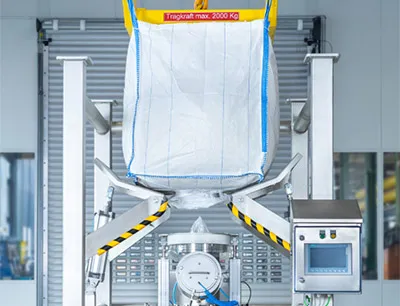 „JEL SmartCon ES" Containment-Anschlusssystem ermöglicht einfache und sichere Big-Bag-Entleerung bis OEB 4, Bild: Engelsmann „JEL SmartCon ES" Containment-Anschlusssystem von Engelsmann ermöglicht die einfache und sichere Big-Bag-Entleerung bis OEB 4