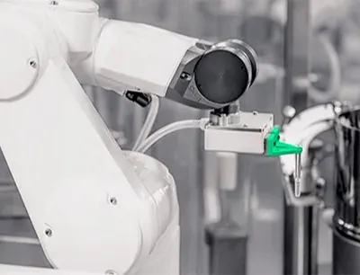 Nach wie vor stellen menschliche Eingriffe den Hauptgrund für kontaminierte Arzneimittel dar. Um diese Eingriffe zu verringern oder gänzlich zu unterbinden, ist die Automatisierung unerlässlich